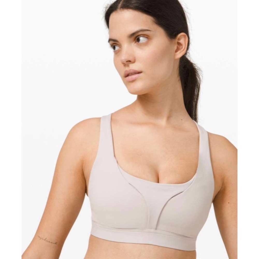 - Lululemon 6C/D White Stash It All Bra! EUC!!